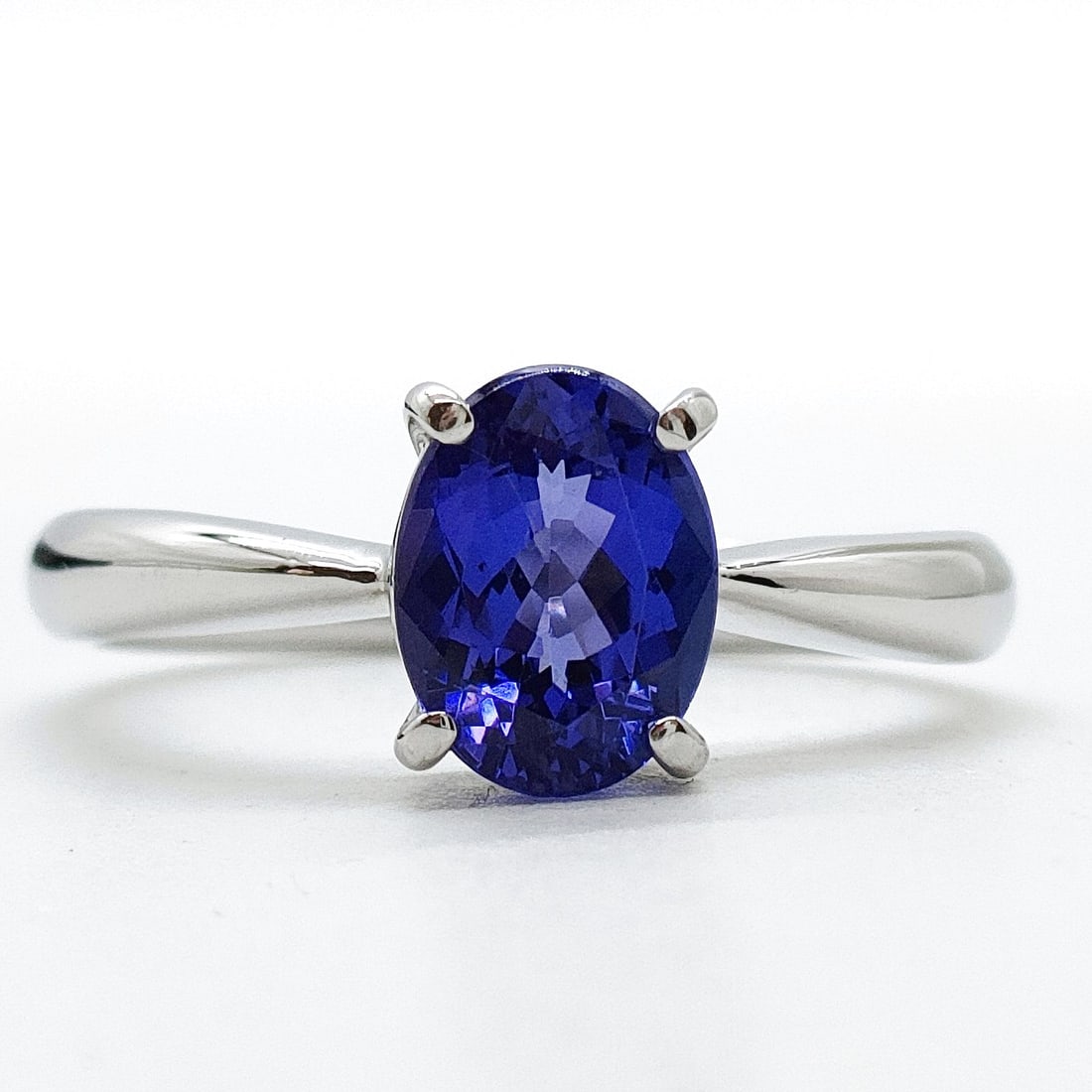 JEWELRY RING TANZANITE WHITE GOLD: Jewelry Ring Tanzanite White Gold Brand: Unbranded Type: Ring Material: White gold, Main Stone/Creation Tanzanite Color: White gold Size: US 7 Accessories: None Accessories Notice: When pu