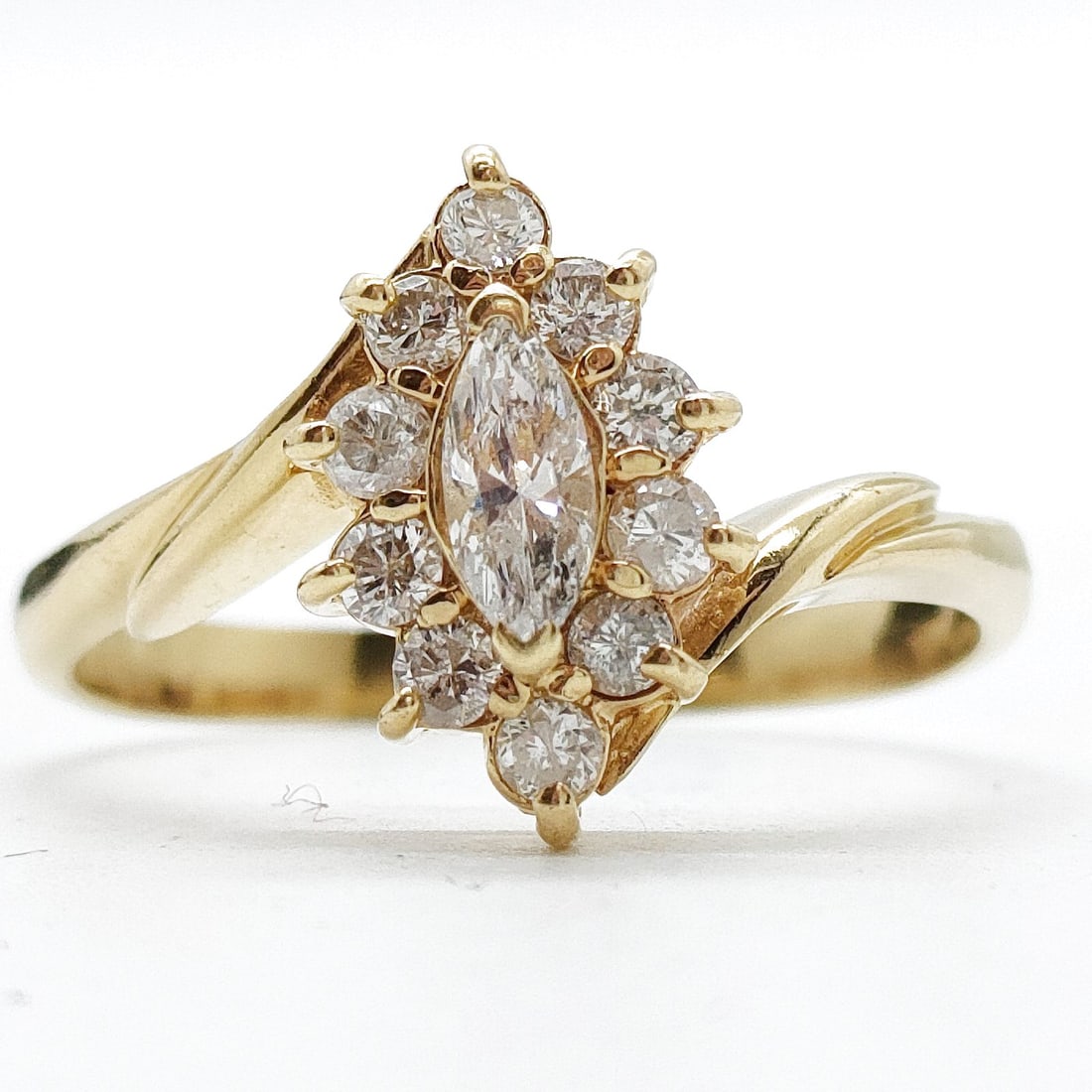 JEWELRY RING NATURAL DIAMOND GOLD: Jewelry Ring Natural Diamond Gold Brand: Unbranded Type: Ring Material: Gold, Color: Yellow Gold Size: US 7 7/8 Accessories: None Accessories Notice: When purchasing pre-owned goods, pleas