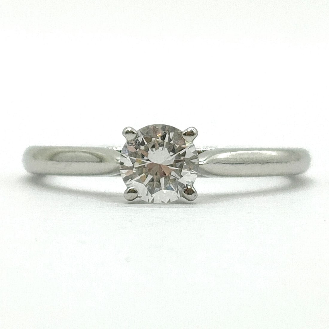 CARTIER RING SOLITAIRE NATURAL DIAMOND PLATINUM: Cartier Ring Solitaire Natural Diamond Platinum Brand: Cartier Type: Ring Material: Platinum, Color: Platinum Size: US 4 1/8 Accessories: None Accessories Notice: When purchasing pre-owned