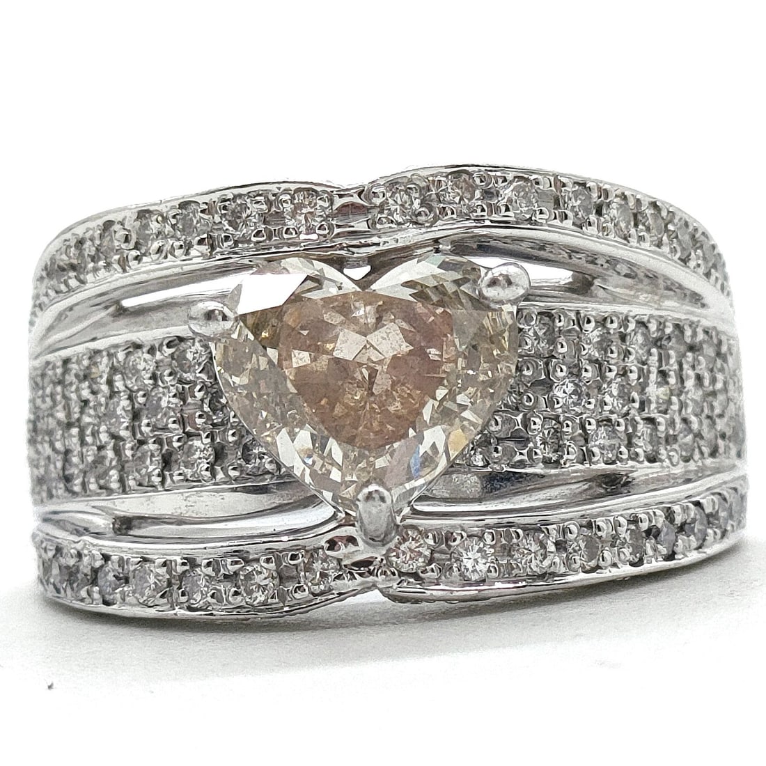 JEWELRY RING NATURAL DIAMOND PLATINUM: Jewelry Ring Natural Diamond Platinum Brand: Unbranded Type: Ring Material: Platinum, Color: Platinum Size: US 6 5/8 Accessories: None Accessories Notice: When purchasing pre-owned goods,