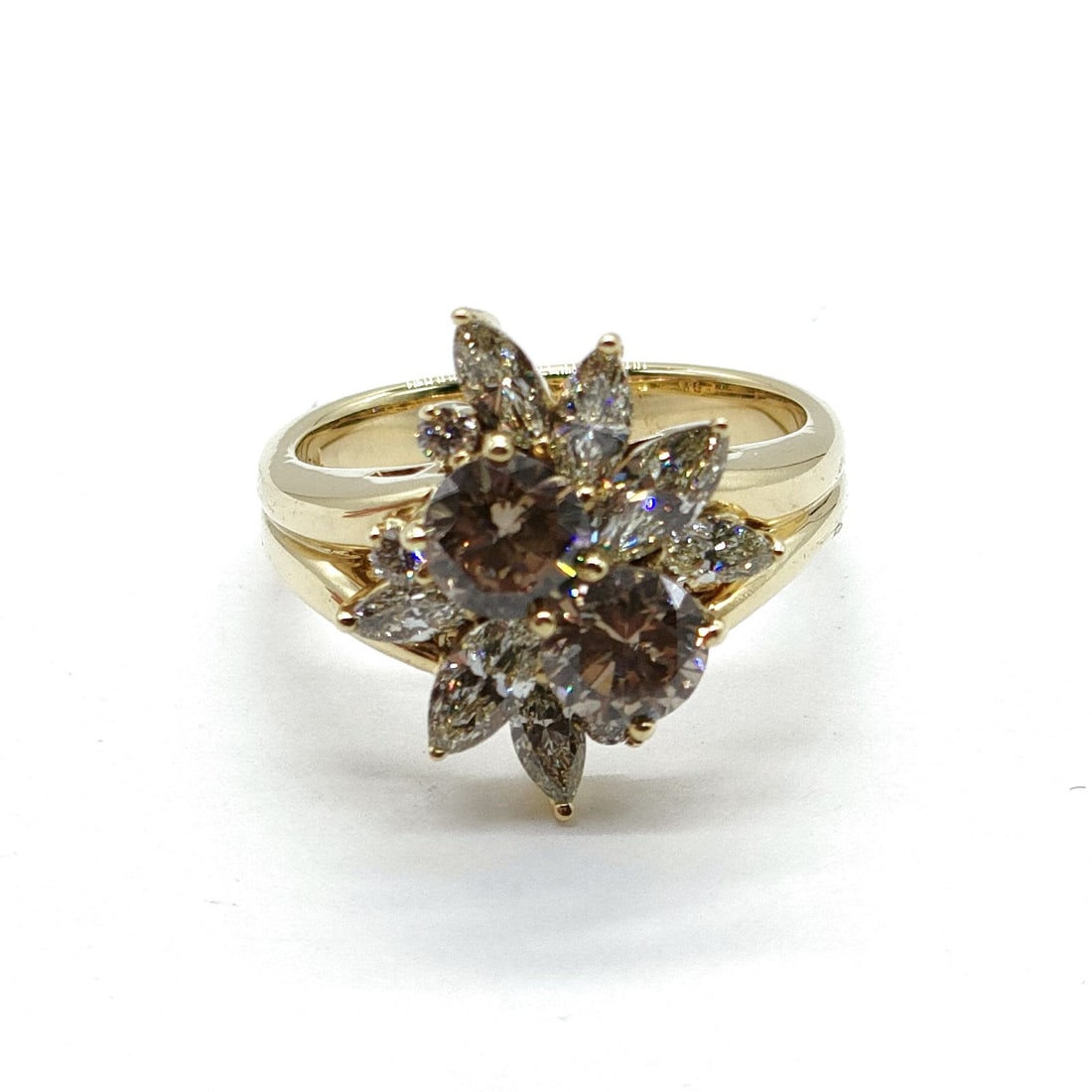 JEWELRY RING NATURAL DIAMOND GOLD: Jewelry Ring Natural Diamond Gold Brand: Unbranded Type: Ring Material: Gold, Color: Yellow Gold Size: US 5 3/4 Accessories: None Accessories Notice: When purchasing pre-owned goods, pleas
