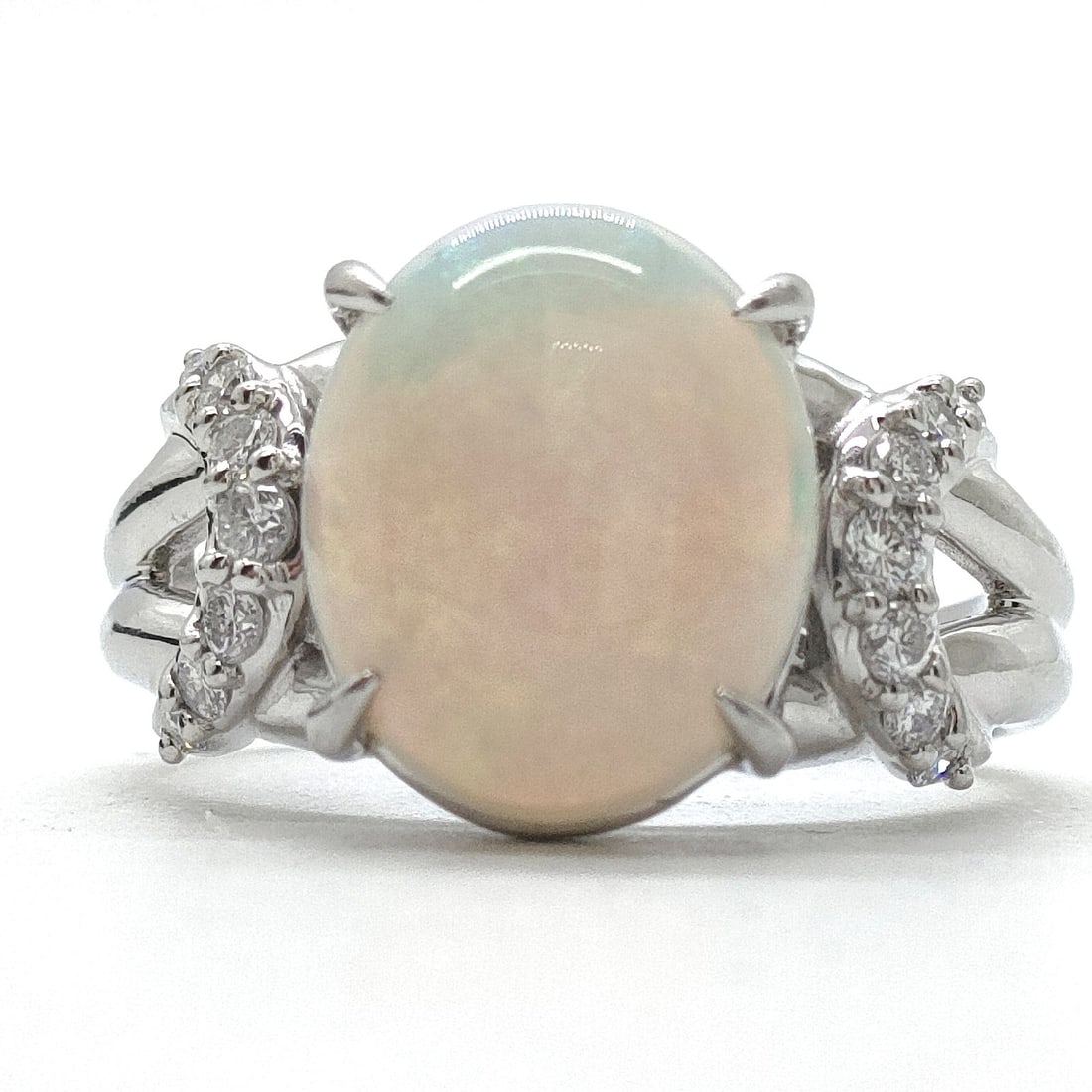 JEWELRY RING OPAL PLATINUM: Jewelry Ring Opal Platinum Brand: Unbranded Type: Ring Material: Platinum, Main Stone/Creation Opal Color: Platinum Size: US 6 1/4 Accessories: None Accessories Notice: When purchasing pre