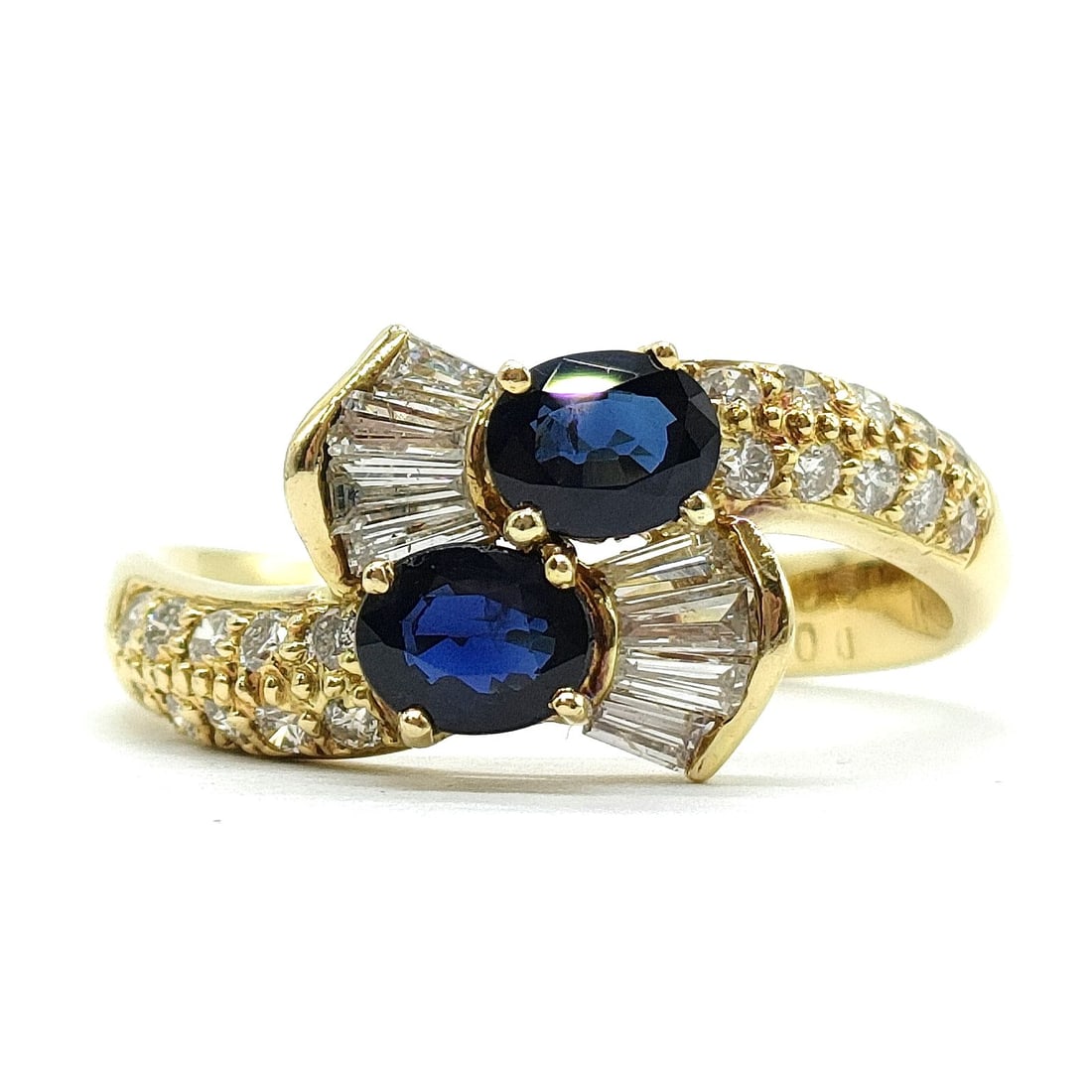 JEWELRY RING SAPPHIRE GOLD: Jewelry Ring Sapphire Gold Brand: Unbranded Type: Ring Material: Gold, Main Stone/Creation Sapphire Color: Yellow Gold Size: US 7 Accessories: None Accessories Notice: When purchasing pre-
