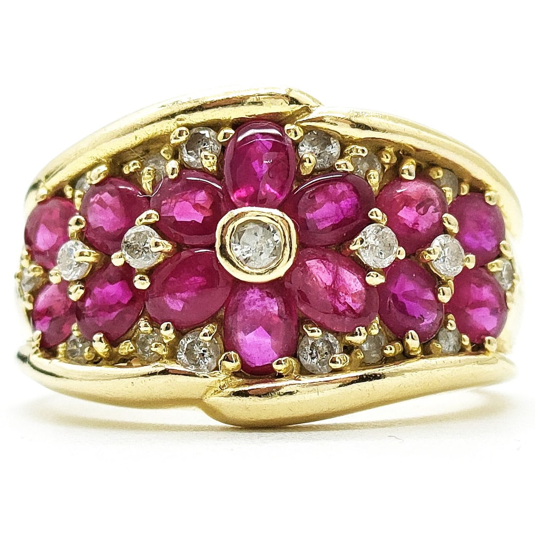 JEWELRY RING RUBY GOLD YELLOW GOLD PINKS: Jewelry Ring Ruby Gold Yellow Gold Pinks Brand: Unbranded Type: Ring Material: Gold, Main Stone/Creation Ruby Color: Yellow Gold Size: US 7 Accessories: None Accessories Notice: When purch