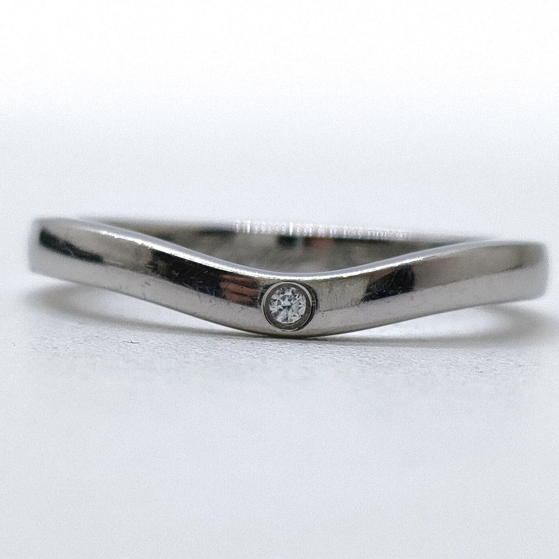 CARTIER RING BALLERINA NATURAL DIAMOND PLATINUM: Cartier Ring ballerina Natural Diamond Platinum Brand: Cartier Type: Ring Material: Platinum, Color: Platinum Size: US 3 3/4 Accessories: None Accessories Notice: When purchasing pre-owned