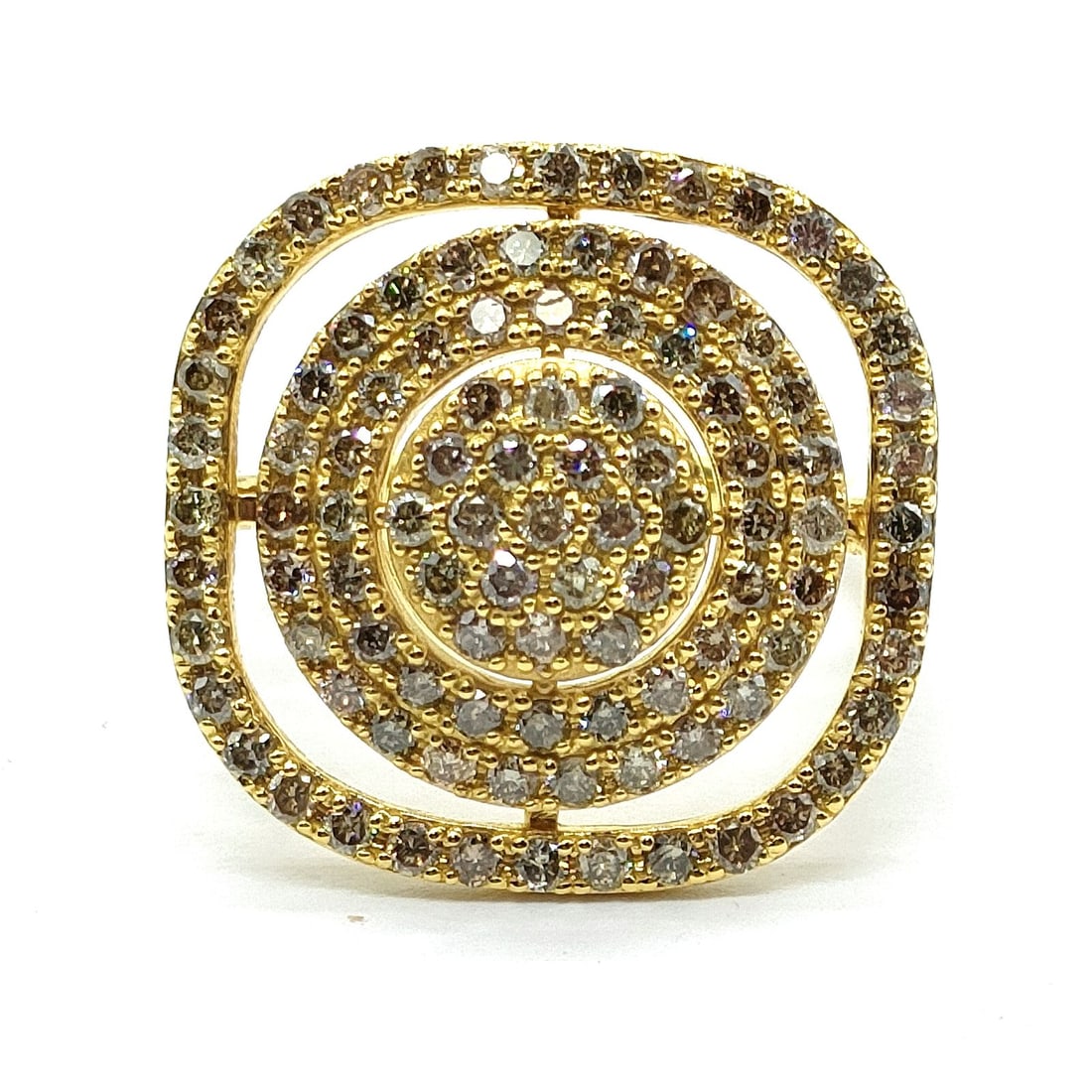 JEWELRY RING NATURAL DIAMOND GOLD: Jewelry Ring Natural Diamond Gold Brand: Unbranded Type: Ring Material: Gold, Color: Yellow Gold Size: US 6 1/4 Accessories: None Accessories Notice: When purchasing pre-owned goods, pleas