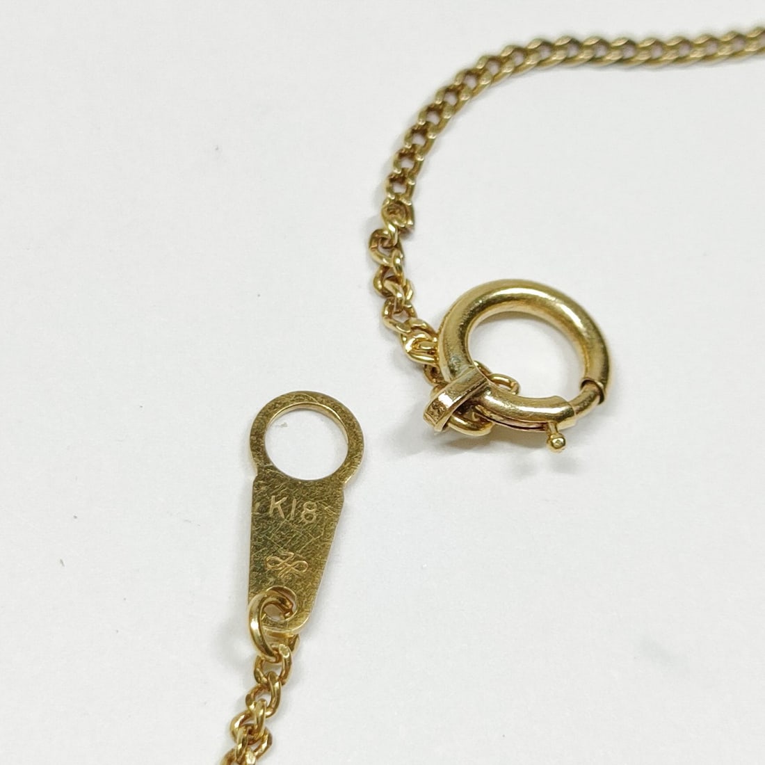 JEWELRY NECKLACE NATURAL DIAMOND GOLD: Jewelry Necklace Natural Diamond Gold Brand: Unbranded Type: Necklace Material: Gold, Color: Yellow Gold Size: Pendant Size : 0.4X0.5 cm / 0.15X0.19 inch Chain Size : 34.5 cm / 13.5 inch Accessories: