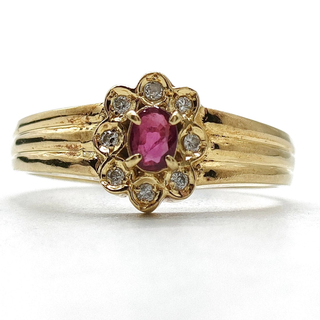 JEWELRY RING RUBY GOLD WHITE GOLD PINKS: Jewelry Ring Ruby Gold White gold Pinks Brand: Unbranded Type: Ring Material: Gold, Main Stone/Creation Ruby Color: White gold Size: US 6 5/8 Accessories: None Accessories Notice: When pur