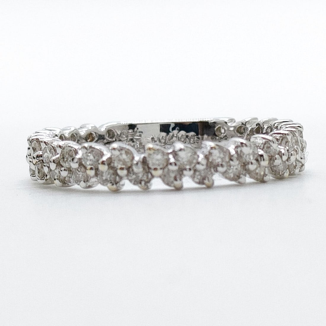 JEWELRY RING NATURAL DIAMOND WHITE GOLD: Jewelry Ring Natural Diamond White Gold Brand: Unbranded Type: Ring Material: White Gold, Color: None Size: US 7 Accessories: None Accessories Notice: When purchasing pre-owned goods, please refer to