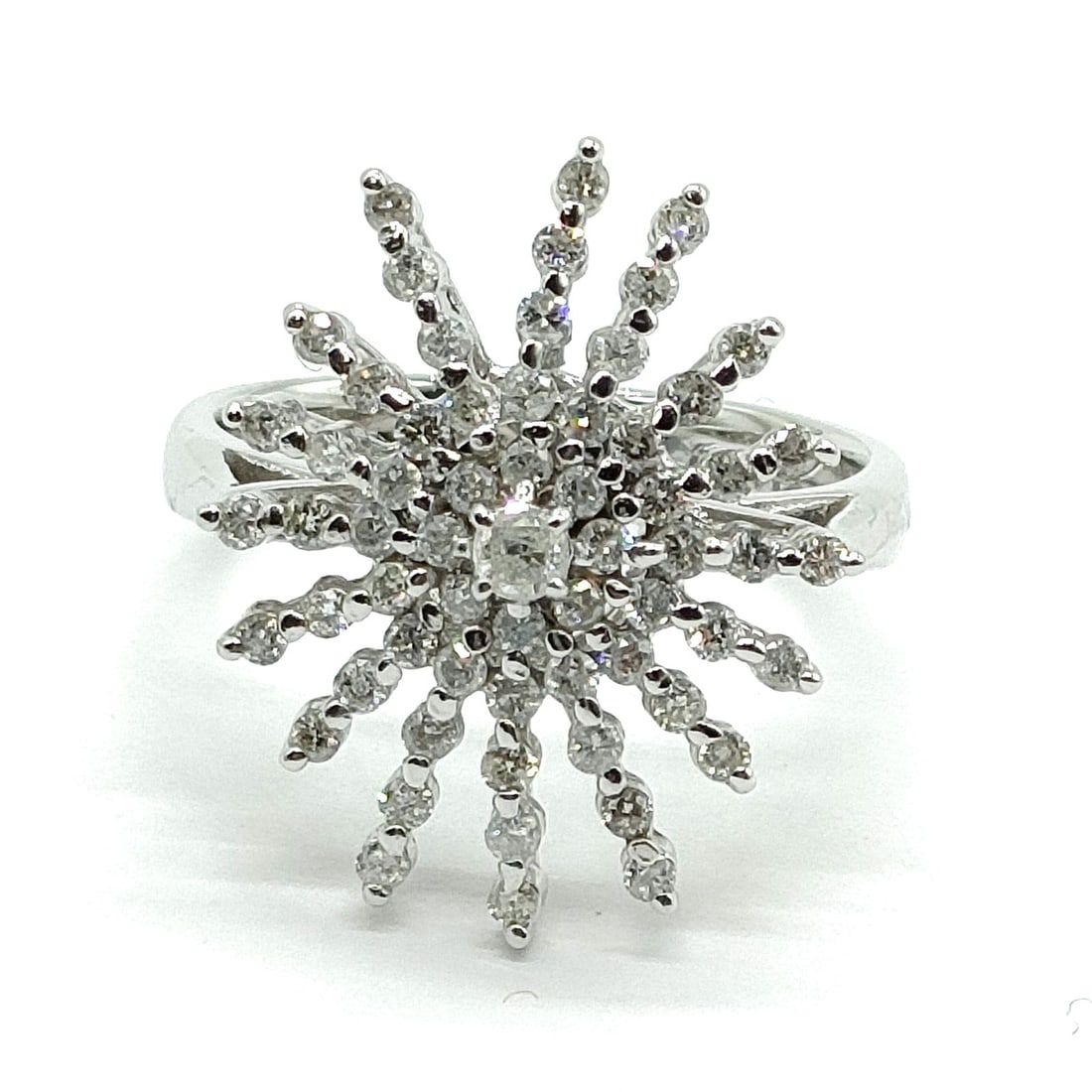 JEWELRY RING NATURAL DIAMOND WHITE GOLD: Jewelry Ring Natural Diamond White Gold Brand: Unbranded Type: Ring Material: White gold, Color: White gold Size: US 4 1/2 Accessories: None Accessories Notice: When purchasing pre-owned g