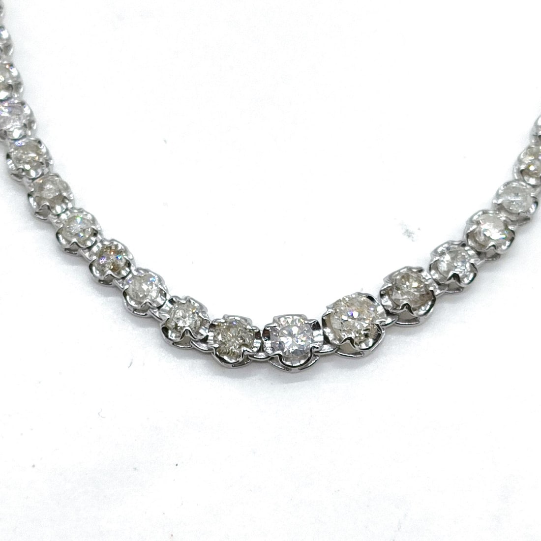 JEWELRY BRACELET NATURAL DIAMOND WHITE GOLD: Jewelry Bracelet Natural Diamond White Gold Brand: Unbranded Type: Bracelet Material: White gold, Color: White gold Size: Chain Size : 38 cm / 14.9 inch Accessories: None Accessories Notic