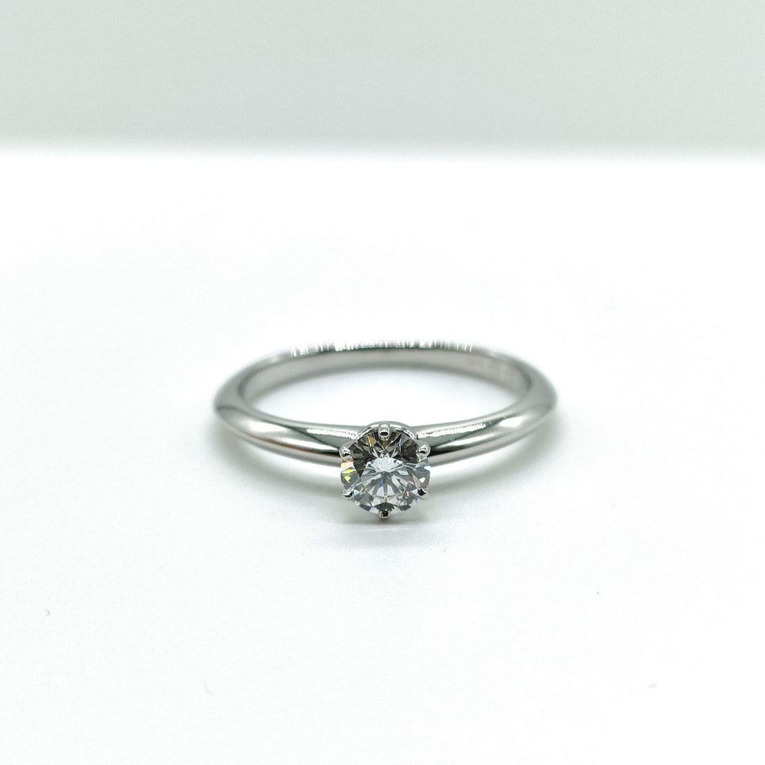 TIFFANY AND CO. RING NATURAL DIAMOND PLATINUM: Tiffany and Co. Ring Natural Diamond Platinum Brand: Tiffany and Co. Type: Ring Material: Platinum, Color: Platinum Size: US 4 1/2 Accessories: None Accessories Notice: When purchasing pre