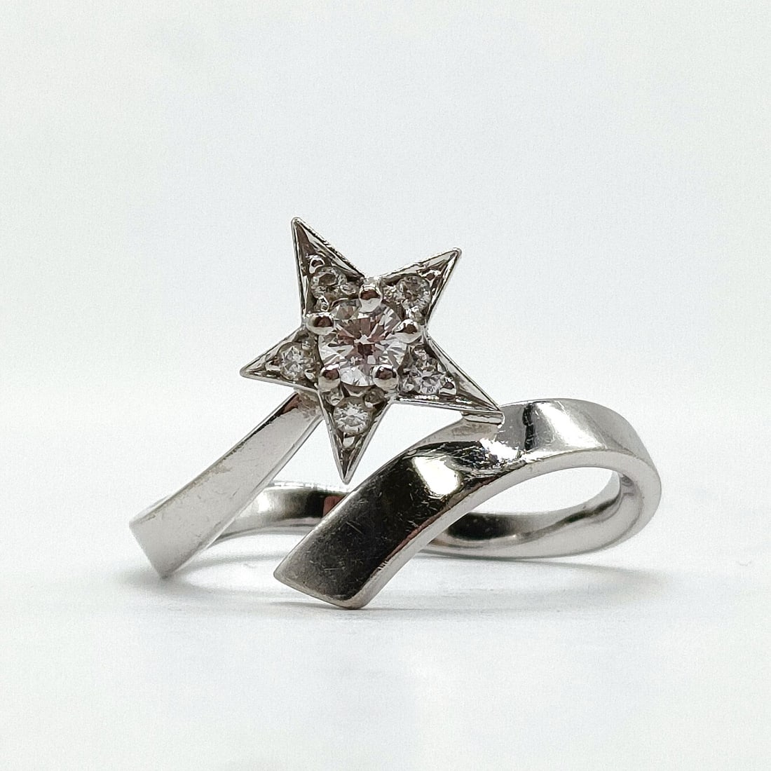 CHANEL RING NATURAL DIAMOND WHITE GOLD: Chanel Ring Natural Diamond White Gold Brand: Chanel Type: Ring Material: White gold, Color: White gold Size: US 5 3/8 Accessories: None Accessories Notice: When purchasing pre-owned goods