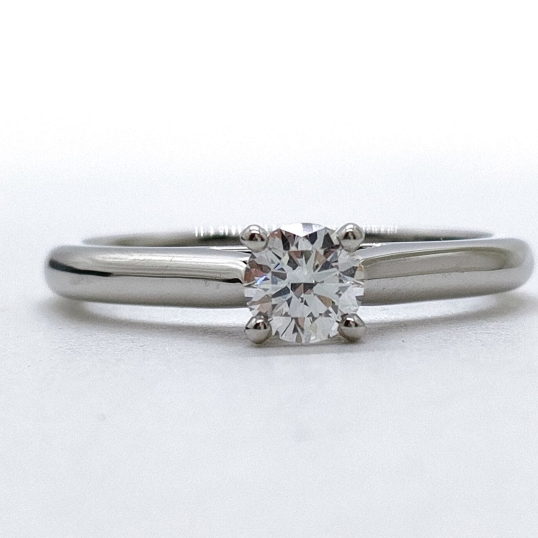 CARTIER RING SOLITAIRE NATURAL DIAMOND PLATINUM: Cartier Ring Solitaire Natural Diamond Platinum Brand: Cartier Type: Ring Material: Platinum, Color: Platinum Size: US 4 1/2 Accessories: None Accessories Notice: When purchasing pre-owned