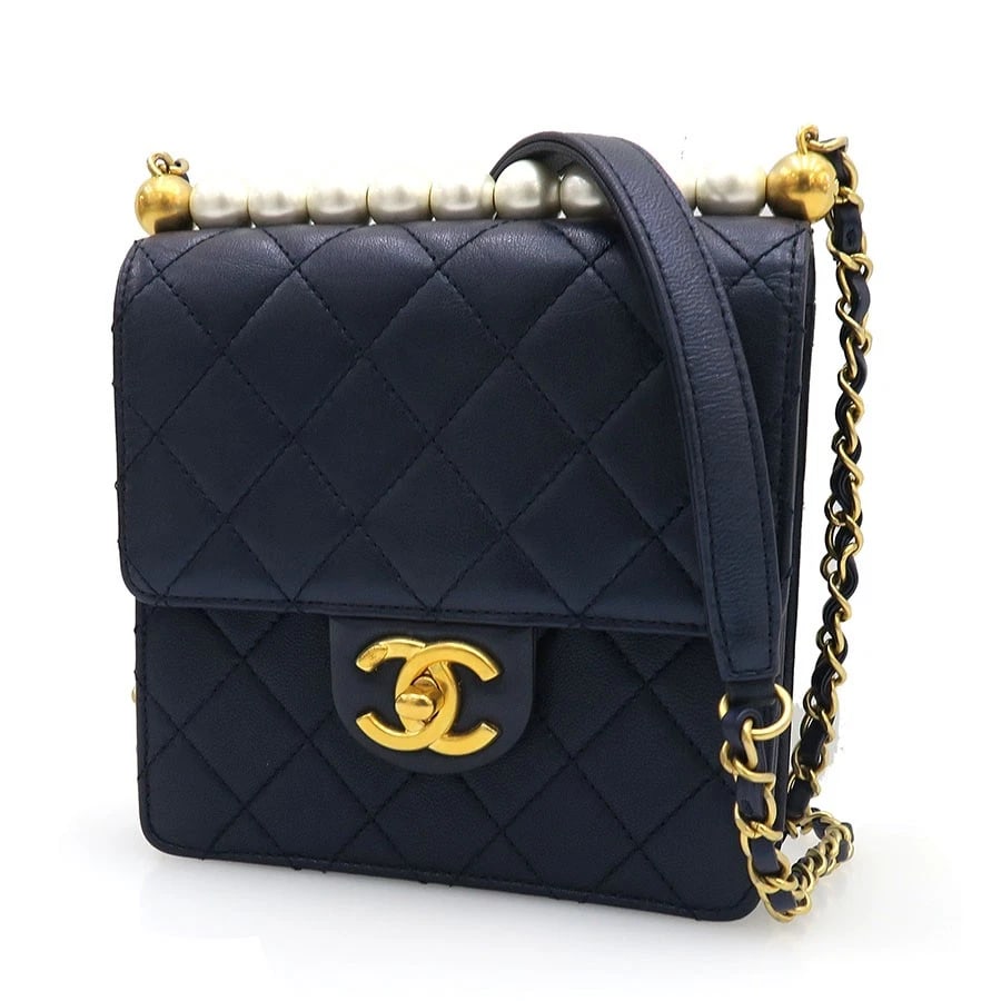 CHANEL MATELASSÉ CHAIN SHOULDER BAG BLUE LAMBSKIN GOLD HARDWARE: Chanel Matelassé Chain Shoulder Bag Blue Lambskin Gold Hardware Brand: Chanel Type: Shoulder Bag Material: Lambskin Color: Blue Size: W:15.5cm×H:15cm×D:3cm Accessories: None Accessories Notice: