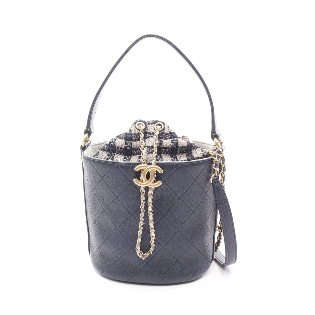 CHANEL MATELASSE SHOULDER BAG NAVY LEATHER: Chanel Matelasse Shoulder Bag Navy Leather Brand: Chanel Type: Shoulder Bag Material: Leather Color: Navy Size: W16cm x H17cm x D12.5cm Accessories: None Accessories Notice: When purchasin