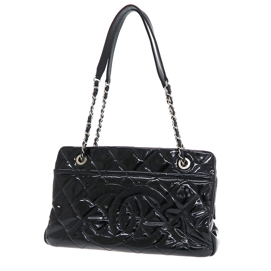 CHANEL PATENT CHAIN SHOULDER BAG BLACK GOLD HARDWARE: Chanel Patent Chain Shoulder Bag Black Gold Hardware Brand: Chanel Type: Shoulder Bag Material: none Color: Black Size: W:34cm×H:20cm×D:18cm Accessories: None Accessories Notice: When purc