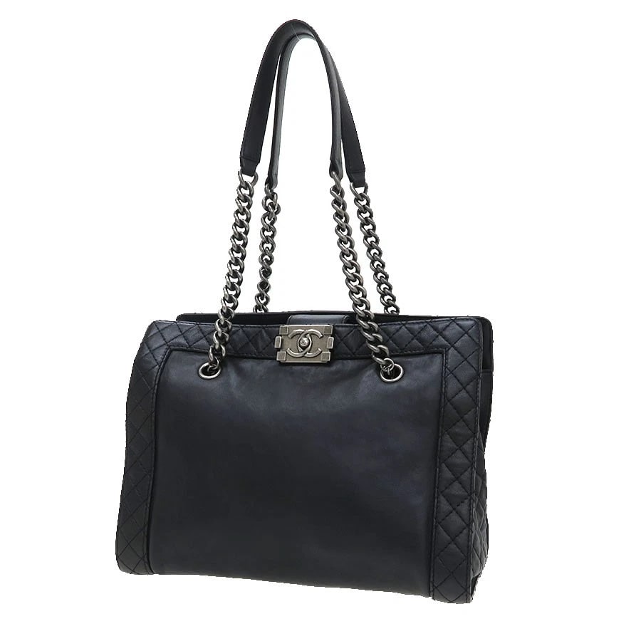 CHANEL BOY CHANEL CHAIN TOTE VINTAGE HARDWARE BLACK LEATHER: Chanel Boy Chanel Chain Tote Vintage Hardware Black Leather Brand: Chanel Type: Tote Bag Material: Leather Color: Black Size: W:31.5cm×H:25cm×D:14cm Accessories: None Accessories Notice: W