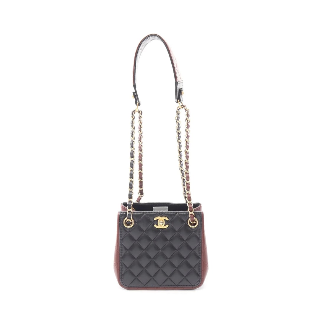 CHANEL MATELASSE SHOULDER BAG BLACK LAMBSKIN LEATHER: Chanel Matelasse Shoulder Bag Black Lambskin Leather Brand: Chanel Type: Shoulder Bag Material: Lambskin Leather Color: Black Size: W16cm x H15cm x D10cm Accessories: None Accessories Noti
