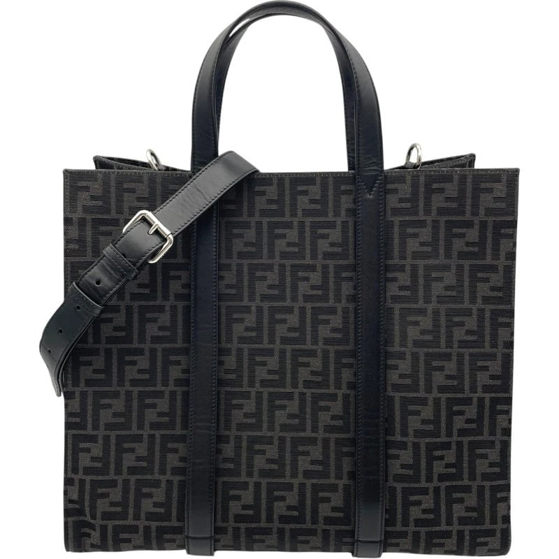 FENDI PEEKABOO BLACK LEATHER TOTE: FENDI Peekaboo Black Leather Tote Brand: Fendi Type: Tote Material: Leather Color: Black Size: W40cm x H35cm x D16cm Accessories: None Accessories Notice: When purchasing pre-owned goods,