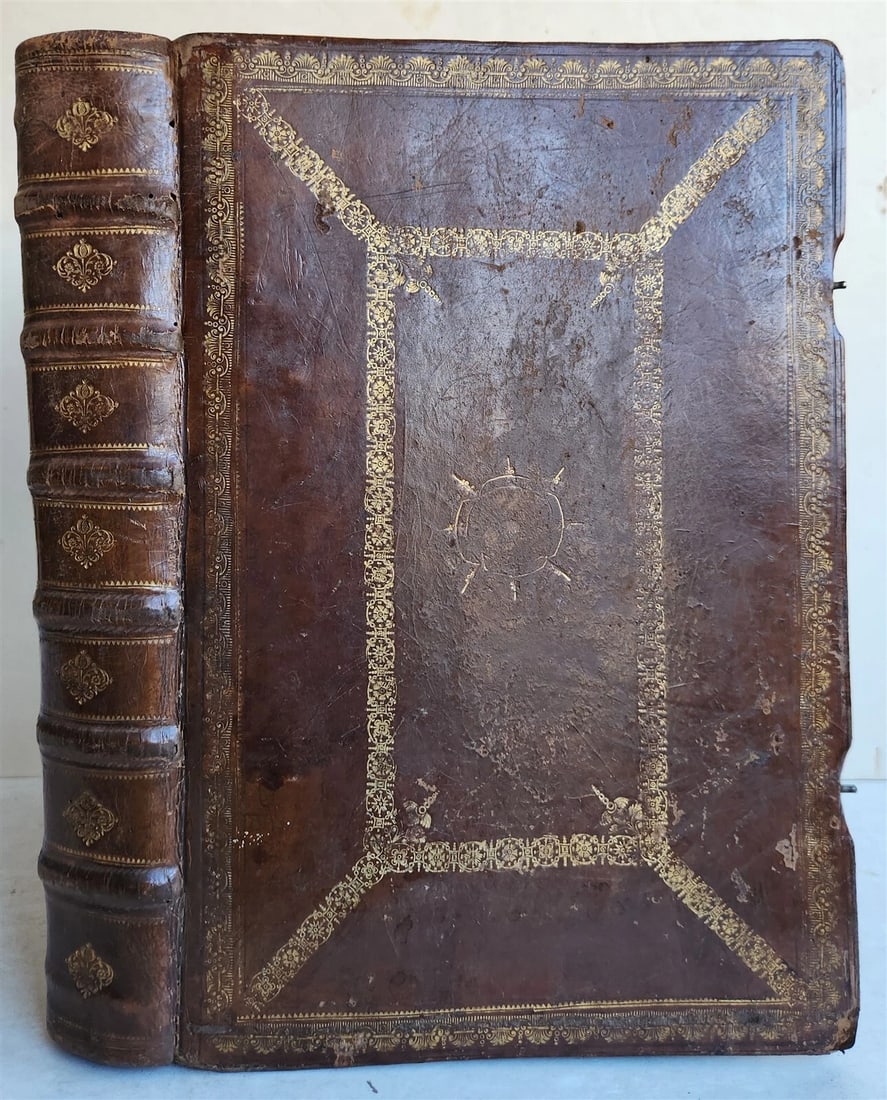AN EXQUISITELY DECORATED, ILLUSTRATED 1743 MISSALE ROMANUM: Year/Century: 18th century Language: Latin Subject: Illustrated Binding: Leather Description: Augsburg, Veith; 1743; NOVUM MISSALE ROMANUM ex decreto... Pii V... Clementis VIII et Urbani VIII containi
