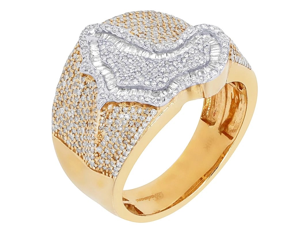 MAP OF AFRICA DIAMOND PINKY RING: Map Of Africa Diamond Pinky Ring Brand: None Type/Style: Ring Material: 14k Multi-Tone Gold Color: none Size: 10US Accessories: None Accessories Notice: When purchasing pre-owned goods, pl