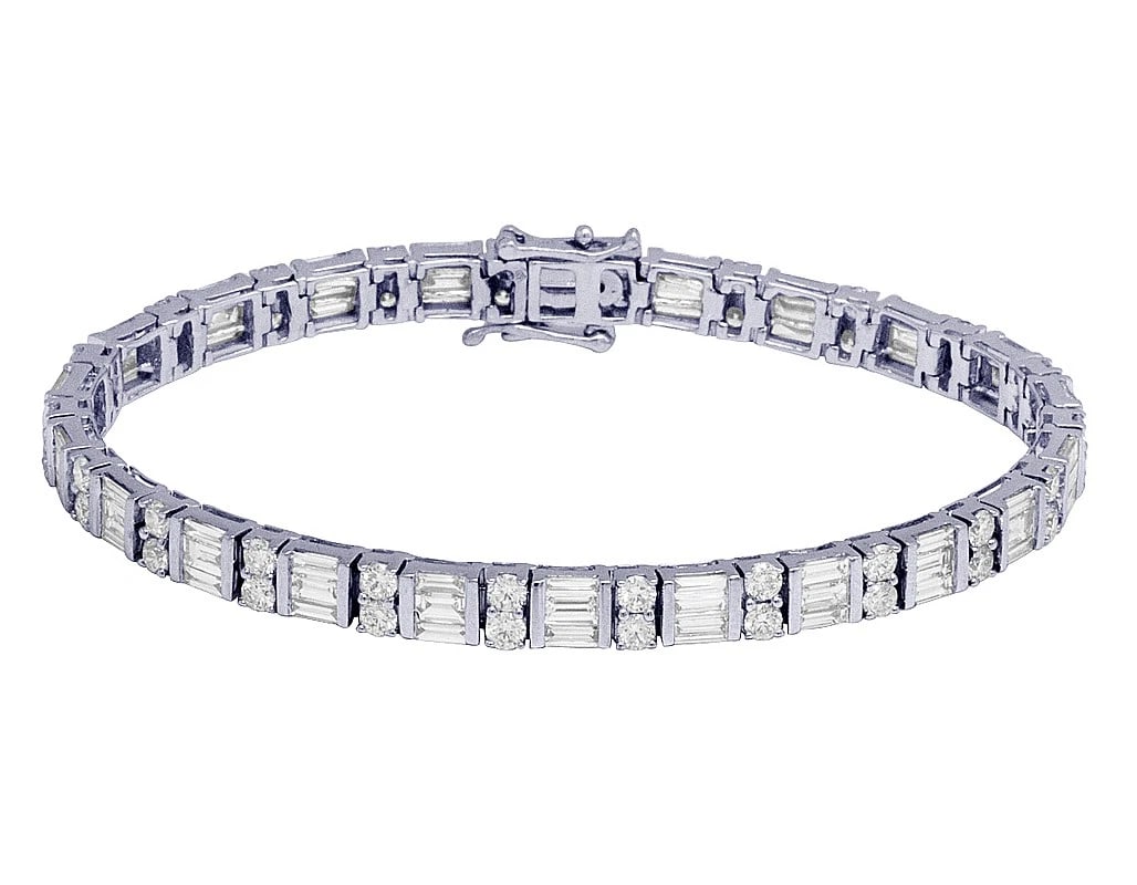 BAGUETTE DIAMOND TENNIS BRACELET: Baguette Diamond Tennis Bracelet Brand: None Type/Style: Bracelet Material: 14k White Gold Color: White Gold Size: Dimension 5.5mm,Length 7.5 in. Accessories: None Accessories Notice: When