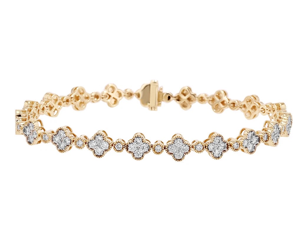 LEAF CLOVER DIAMOND BRACELET: Leaf Clover Diamond Bracelet Brand: None Type/Style: Bracelet Material: 10k Multi-Tone Gold Color: Multi-Tone Size: Dimension 7MM 7.5" Accessories: None Accessories Notice: When purchasing pre-owned