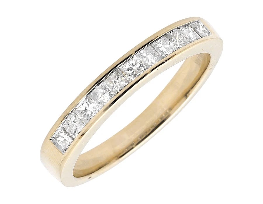 PRINCESS DIAMOND ENGAGEMENT WEDDING RING: Princess Diamond Engagement Wedding Ring Brand: None Type/Style: Ring Material: 14k Yellow Gold Color: Yellow Gold Size: 7US Accessories: None Accessories Notice: When purchasing pre-owned goods,