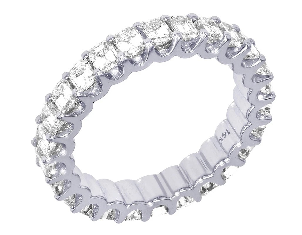 ONE ROW BAGUETTE DIAMOND ETERNITY RING 14K WHITE GOLD: One Row baguette Diamond Eternity Ring 14K White Gold Brand: None Type/Style: Ring Material: 14K White Gold Color: White Gold Size: 6US Accessories: None Accessories Notice: When purchasing pre-owned