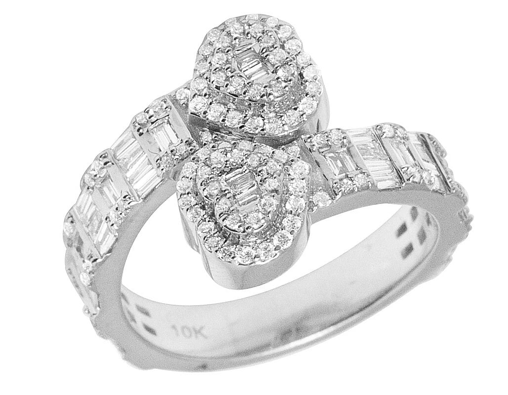 HEART-SHAPED BAGUETTE DIAMOND 10K WHITE GOLD RING: Heart-Shaped Baguette Diamond 10K White Gold Ring Brand: None Type/Style: Ring Material: 10K White Gold Color: White Gold Size: 7 US Accessories: None Accessories Notice: When purchasing p