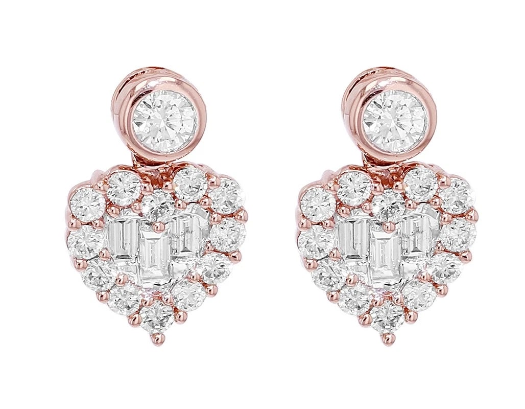 HEART BAGUETTE T DIAMOND DANGLE EARRINGS 14K Rose Gold: Heart Baguette T Diamond Dangle Earrings 14K Rose Gold Brand: None Type/Style: Earrings Material: 14K Rose Gold, Main Stone/Creation NATURAL Color: Rose Gold Size: Dimension L 0.6" Accessories: Non