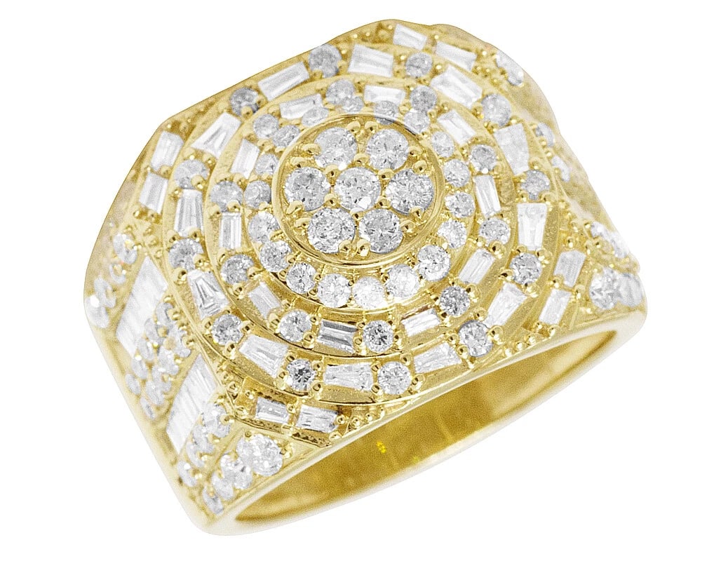 10K YELLOW GOLD INVISIBLE BAGUETTE DIAMOND PINKY RING: 10K Yellow Gold Invisible Baguette Diamond Pinky Ring Brand: None Type/Style: Ring Material: 10k Yellow Gold, Main Stone/Creation Natural Color: Yellow Gold Size: 10US Accessories: None Accessories