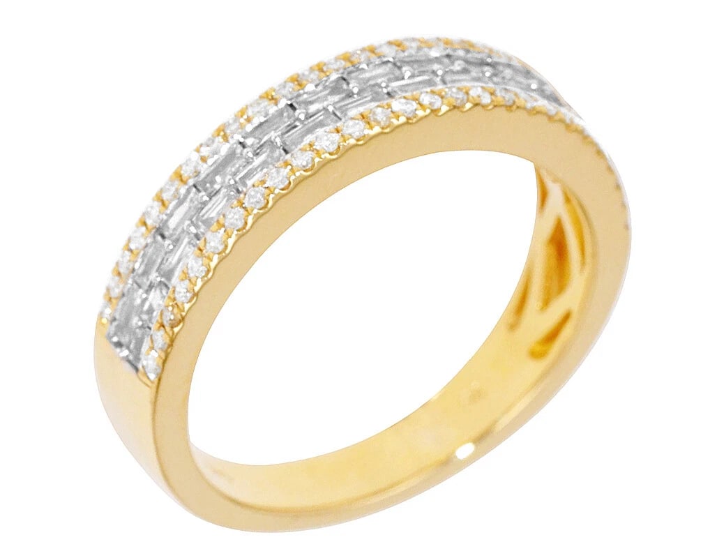 BAGUETTE DIAMOND ENGAGEMENT BAND RING: Baguette Diamond Engagement Band Ring Brand: None Type/Style: Ring Material: 14K Yellow Gold, Main Stone/Creation Natural Color: Yellow Gold Size: 10US Accessories: None Accessories Notice