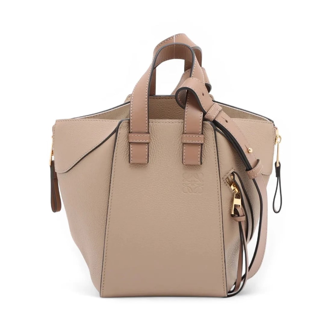 LOEWE HAMMOCK COMPACT LEATHER 2 WAY SHOULDER BAG SHOULDER BAG: Loewe Hammock Compact Leather 2 Way Shoulder Bag Shoulder bag Brand: Loewe Type/Style: Shoulder bag Material: Leather Color: Brown Size: Height:7.9inch Length:5.7inch Depth:8.5inch Handle height:3.9in