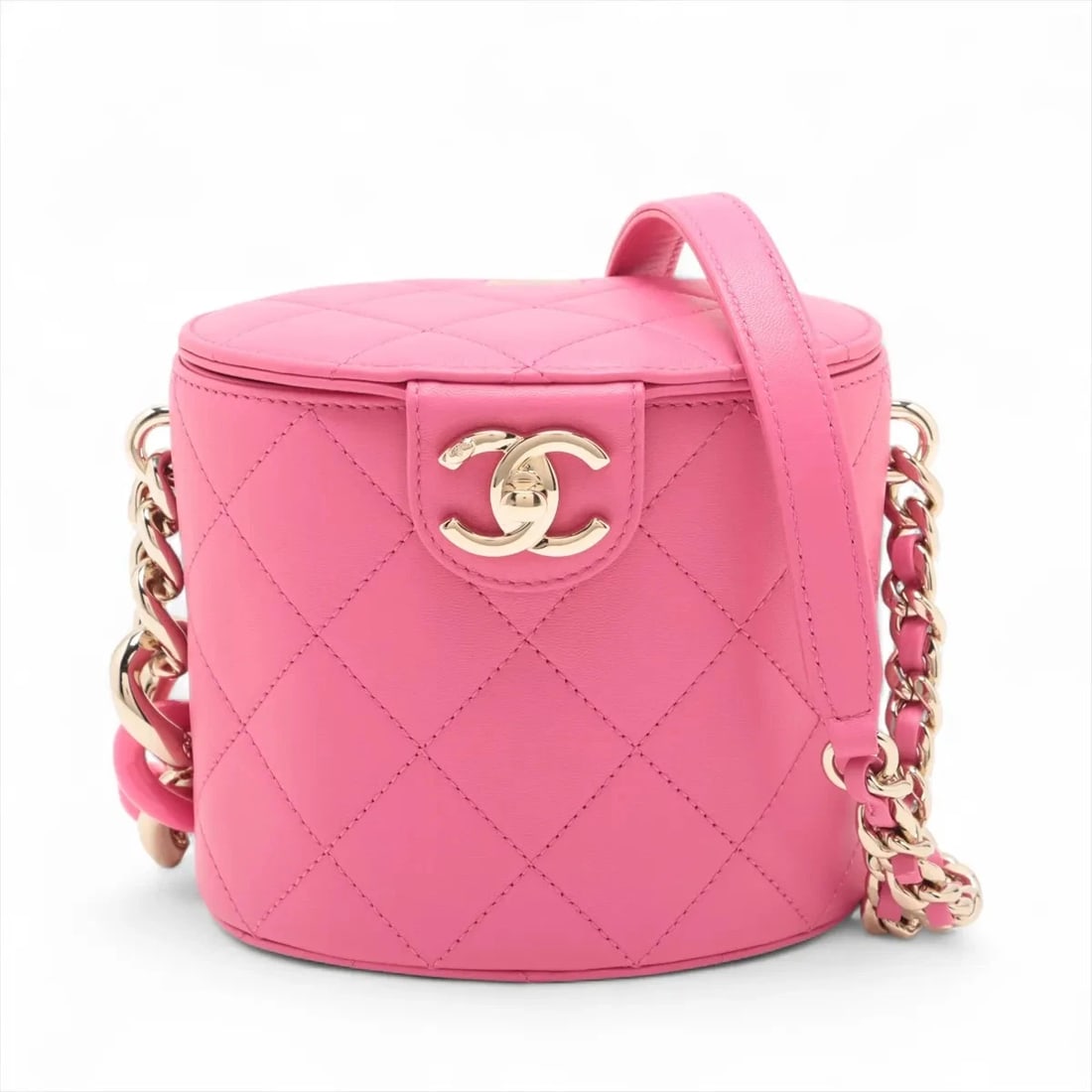 CHANEL MATELASSE LAMBSKIN CHAIN SHOULDER BAG: Chanel Matelasse Lambskin Chain Shoulder Bag Brand: Chanel Type/Style: Shoulder bag Material: Lambskin Color: Pink Size: Height:5.1inchLength:5.9inchDepth:3.9inch Accessories: None Accesso
