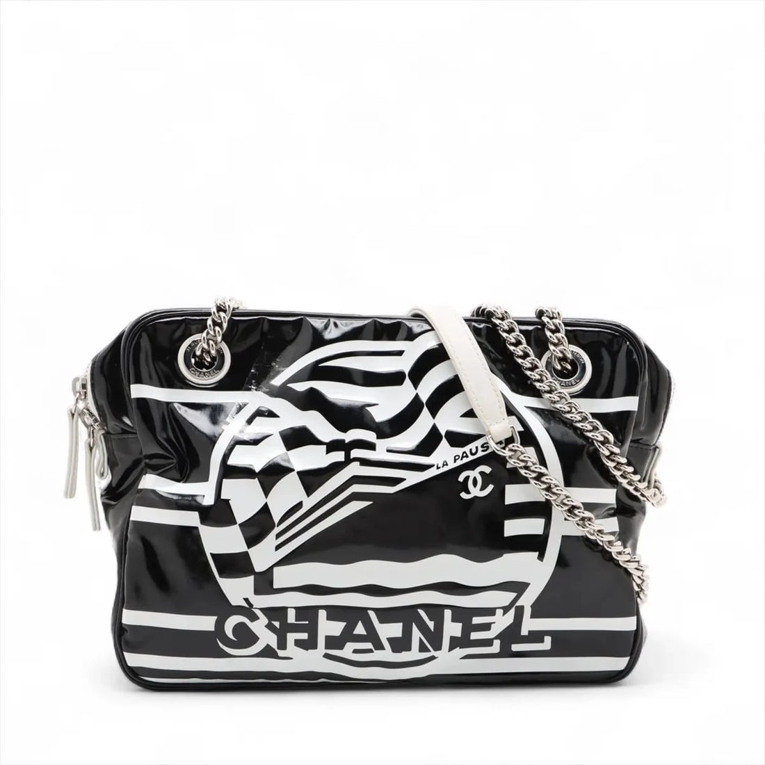 CHANEL LA PAUSA COATED CHAIN SHOULDER BAG: Chanel La Pausa coated Chain Shoulder Bag Brand: Chanel Type/Style: Shoulder bag Material: Coated canvas x leather Color: Black × White Size: Height:8.1inchLength:10.6inchDepth:2.8inch Accessories