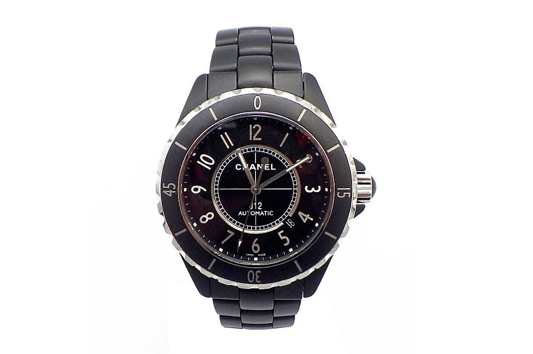 CHANEL J12 MATTE BLACK AUTOMATIC WATCH: CHANEL J12 Matte Black Automatic Watch Brand: CHANEL Type: Wristwatch Material: Ceramic/SS Color: Dial color Size: Case width 42mm Wrist 18.5cm Accessories: None Accessories Notice: When p
