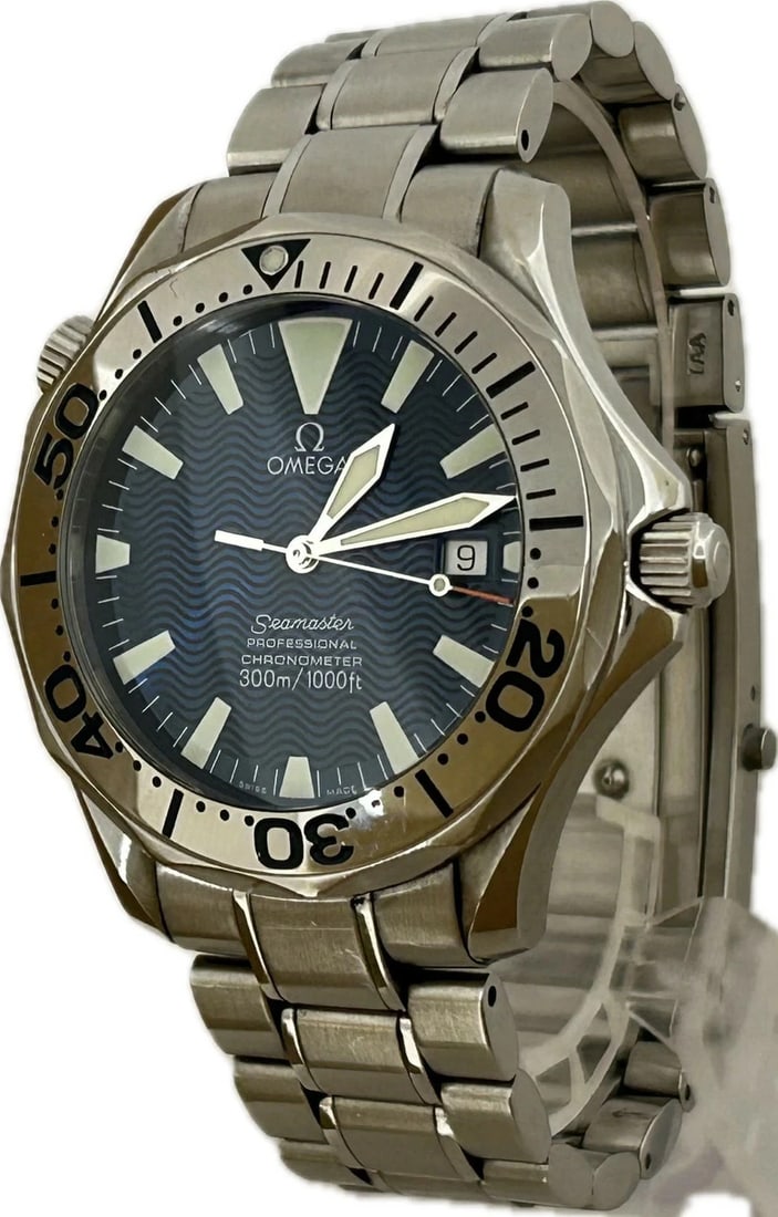OMEGA SEAMASTER PROFESSIONAL WATCH AUTOMATIC WATCH: Omega Seamaster Professional Watch Automatic Watch Brand: OMEGA Type: Wristwatch Material: Stainless Steel Color: Dial color blue Size: Case diameter approx.: 41mm / Max arm circ.: 16cm Accessories: