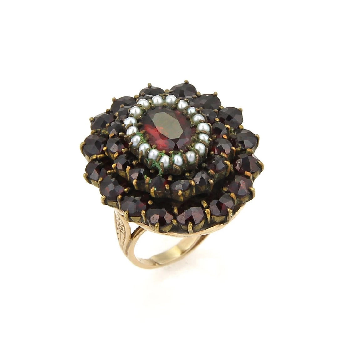 GARNET & SEED PEARLS 14K YELLOW GOLD CLUSTER RING: Garnet & Seed Pearls 14k Yellow Gold Cluster Ring Brand: None Type/Style: Ring Material: 14k Yellow Gold Color: Yellow Size: 4 US Accessories: None Accessories Notice: When purchasing pre-