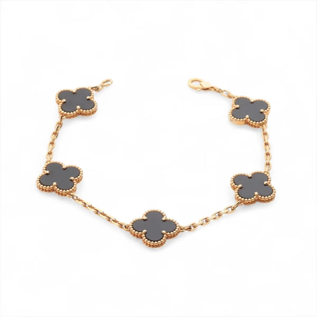 VAN CLEEF & ARPELS ALHAMBRA ONYX BRACELET 750(YG): Van Cleef & Arpels Alhambra Onyx Bracelet 750(YG) Brand: Van Cleef & Arpels Type/Style: Bracelet Material: 750(YG) Color: Yellow Gold Size: (CM) Bracelet length:19.3 (Inch) Bracelet Length:7.6inch