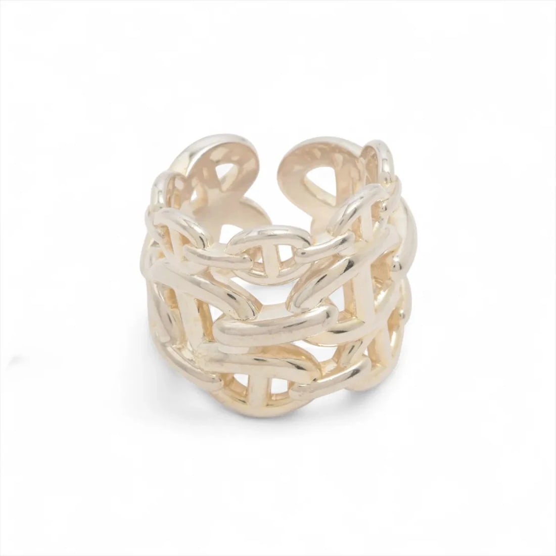 HERMES CHAINE D'ANCRE ENCHAINEE GMRING: Hermes Chaine d'Ancre Enchainee GMRing Brand: Hermès Type/Style: Ring Material: 925 Color: Silver Size: 6.25 - 6.5 US Accessories: None Accessories Notice: When purchasing pre-owned goods, please