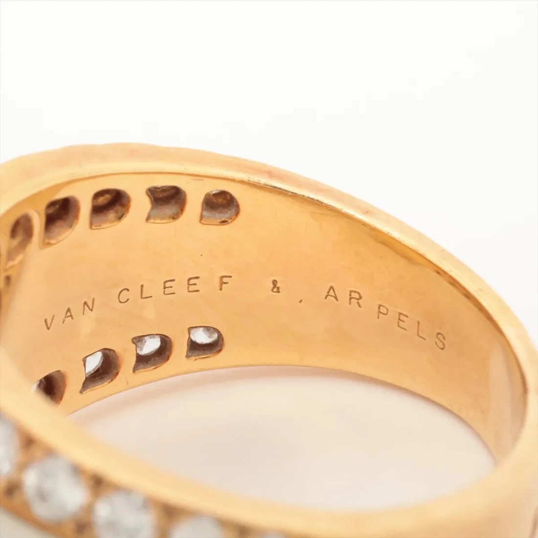 VAN CLEEF & ARPELS DIAMOND RING - 3