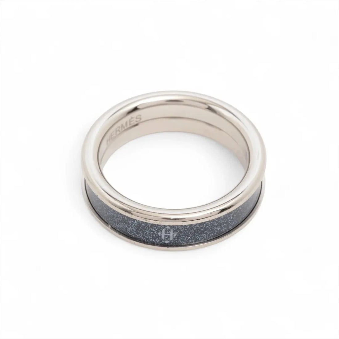 HERMES GLITTER RING GP: Hermes Glitter Ring GP Brand: Hermès Type/Style: Ring Material: GP Color: Silver Size: 6 US Accessories: None Accessories Notice: When purchasing pre-owned goods, please refer to the photos of the