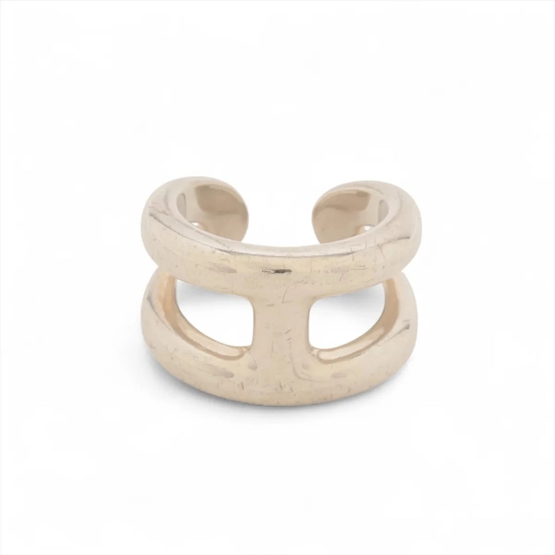 HERMES OSMOZ PM RING: Hermes Osmoz PM Ring Brand: Hermès Type/Style: Ring Material: 925 Color: Silver Size: 5.5 - 5.75 US Accessories: None Accessories Notice: When purchasing pre-owned goods, please refer to the photos