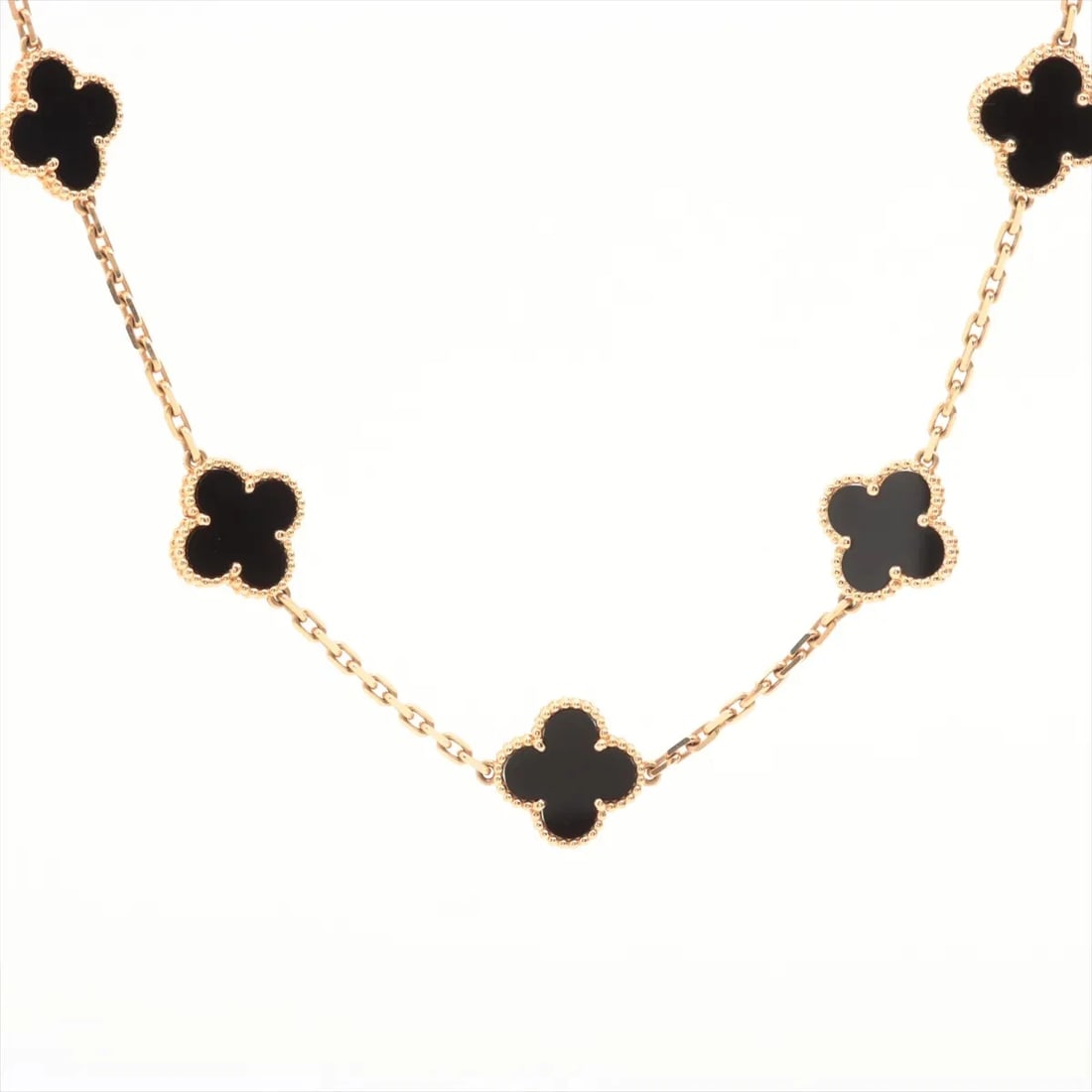 VAN CLEEF & ARPELS ALHAMBRA ONYX NECKLACE: Van Cleef & Arpels Alhambra Onyx Necklace Brand: Van Cleef & Arpels Type/Style: Necklace Material: 750(YG) Color: Not Specified Size: (CM) Chain length:86.4 (Inch) Chain Length:34.0inch Accessories: