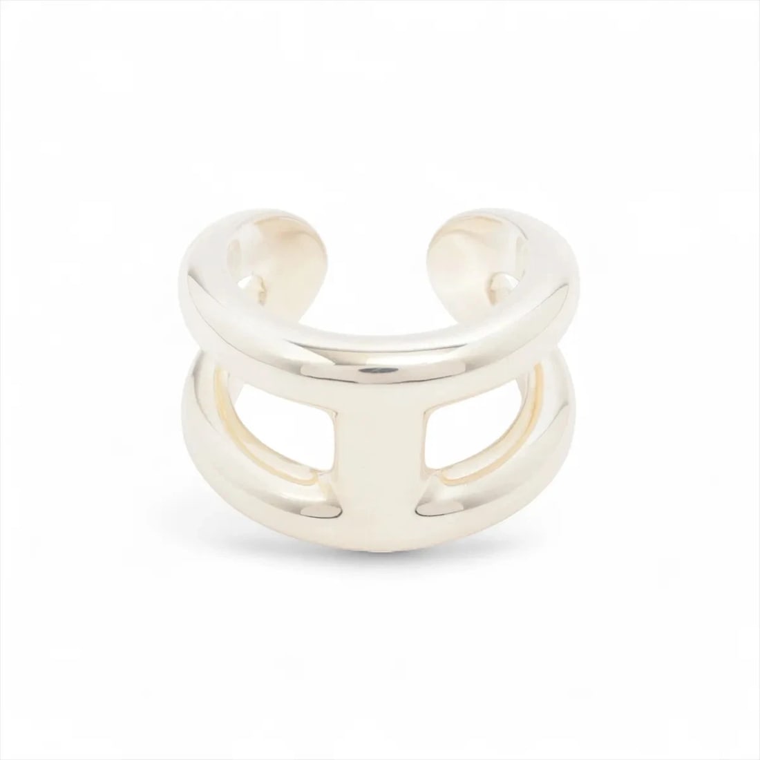 HERMES OSMOZ PM RING: Hermes Osmoz PM Ring Brand: Hermès Type/Style: Ring Material: 925 Color: Silver Size: 6.25 - 6.5 US Accessories: None Accessories Notice: When purchasing pre-owned goods, please refer to the photos