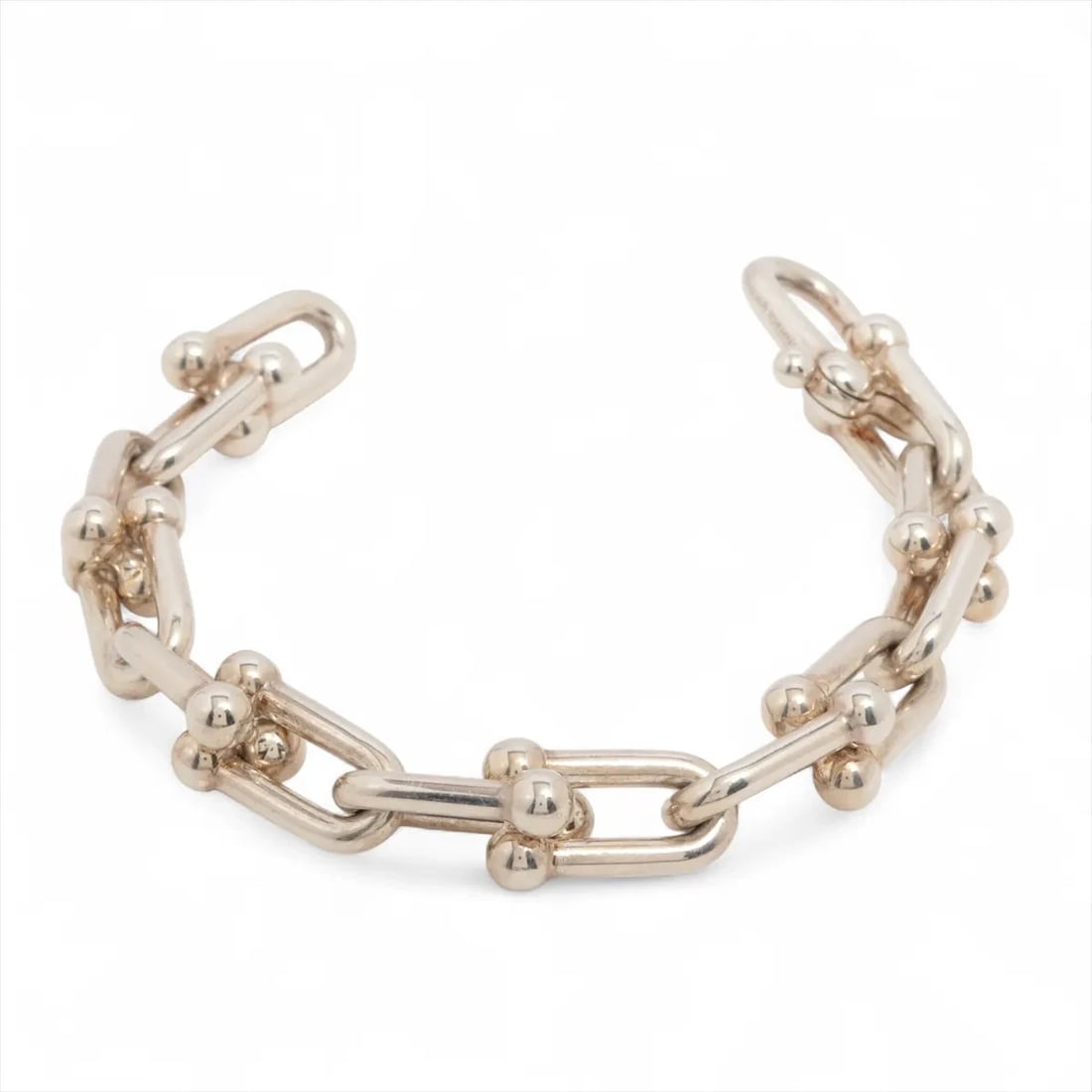 TIFFANY HARDWARE LARGE LINK BRACELET 925: Tiffany Hardware large link Bracelet 925 Brand: Tiffany Type/Style: Bracelet Material: 925 Color: Silver Size: (CM) Bracelet length:15 (Inch) Bracelet Length:5.9inch Accessories: None Acce