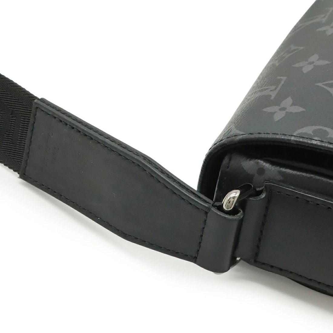 LOUIS VUITTON MONOGRAM ECLIPSE DISTRICT PM HANDBAG - 5