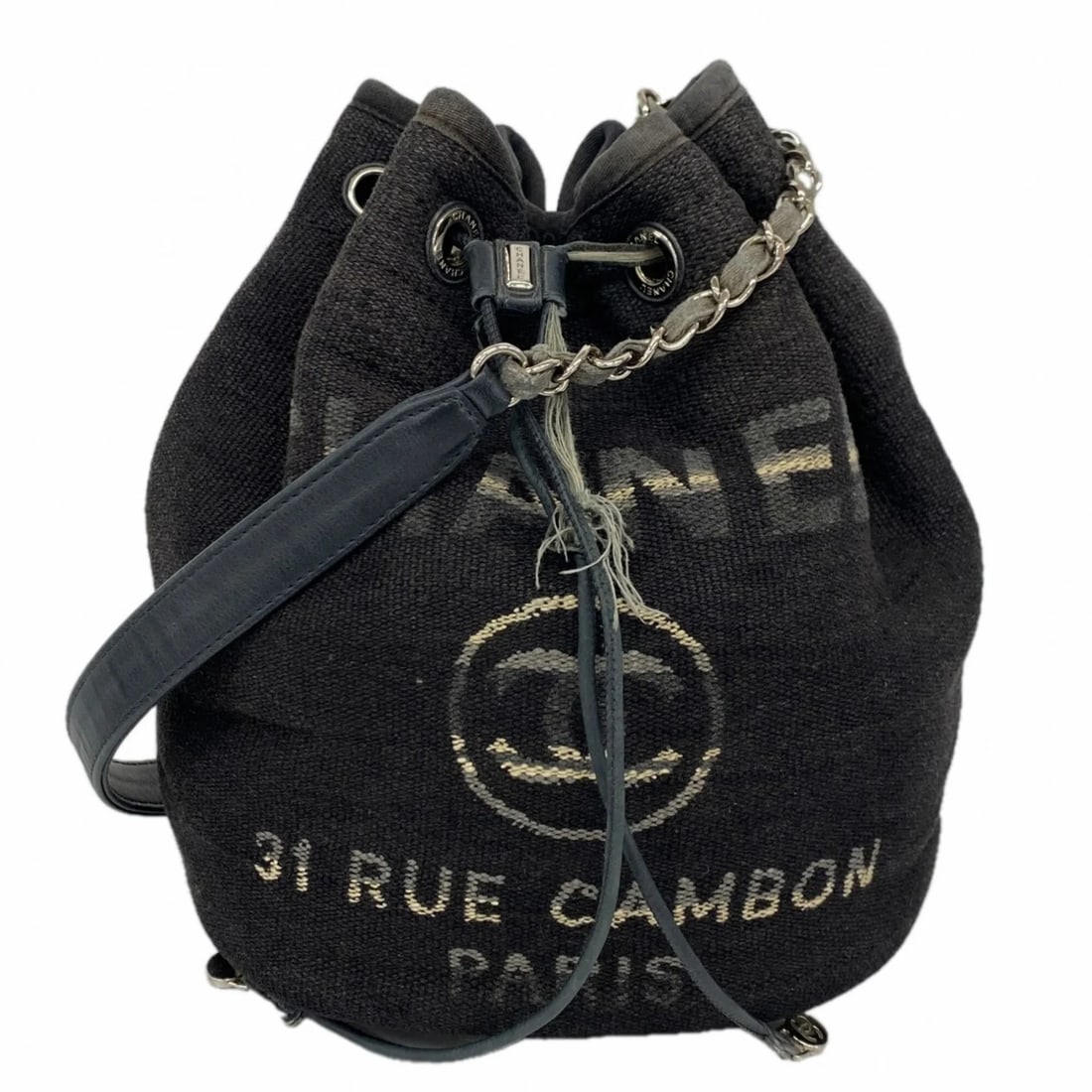 CHANEL DEAUVILLE CHAIN SHOULDER BAG, CANVAS: Chanel Deauville Chain Shoulder Bag, Canvas Brand: Chanel Type/Style: Shoulder bag Material: Canvas Color: Black Size: (HxWxD) 25cm x 21cm x 16cm / 9.84'' x 8.26'' x 6.29'' Accessories: None